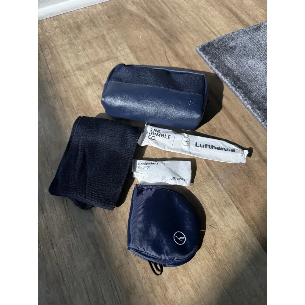 Lufthansa Premium Economy Class Navy Blue Toiletry Bag Cosmetic Makeup Pouch